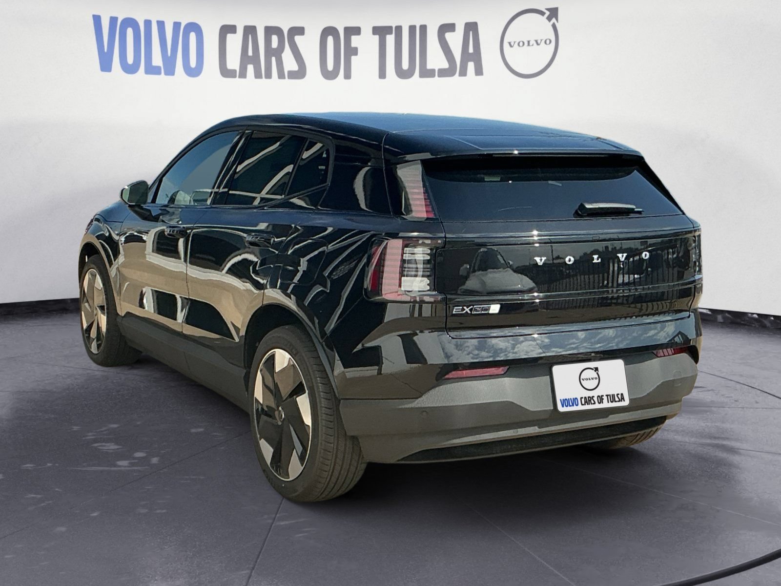 New 2025 Volvo EX30 Plus w/ Protection Package Premier AWD/4WD image 3