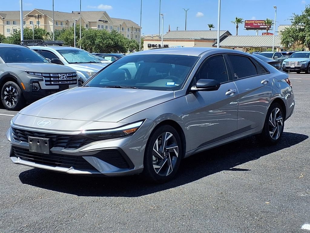 Used 2025 Hyundai Elantra Sport FWD video 1