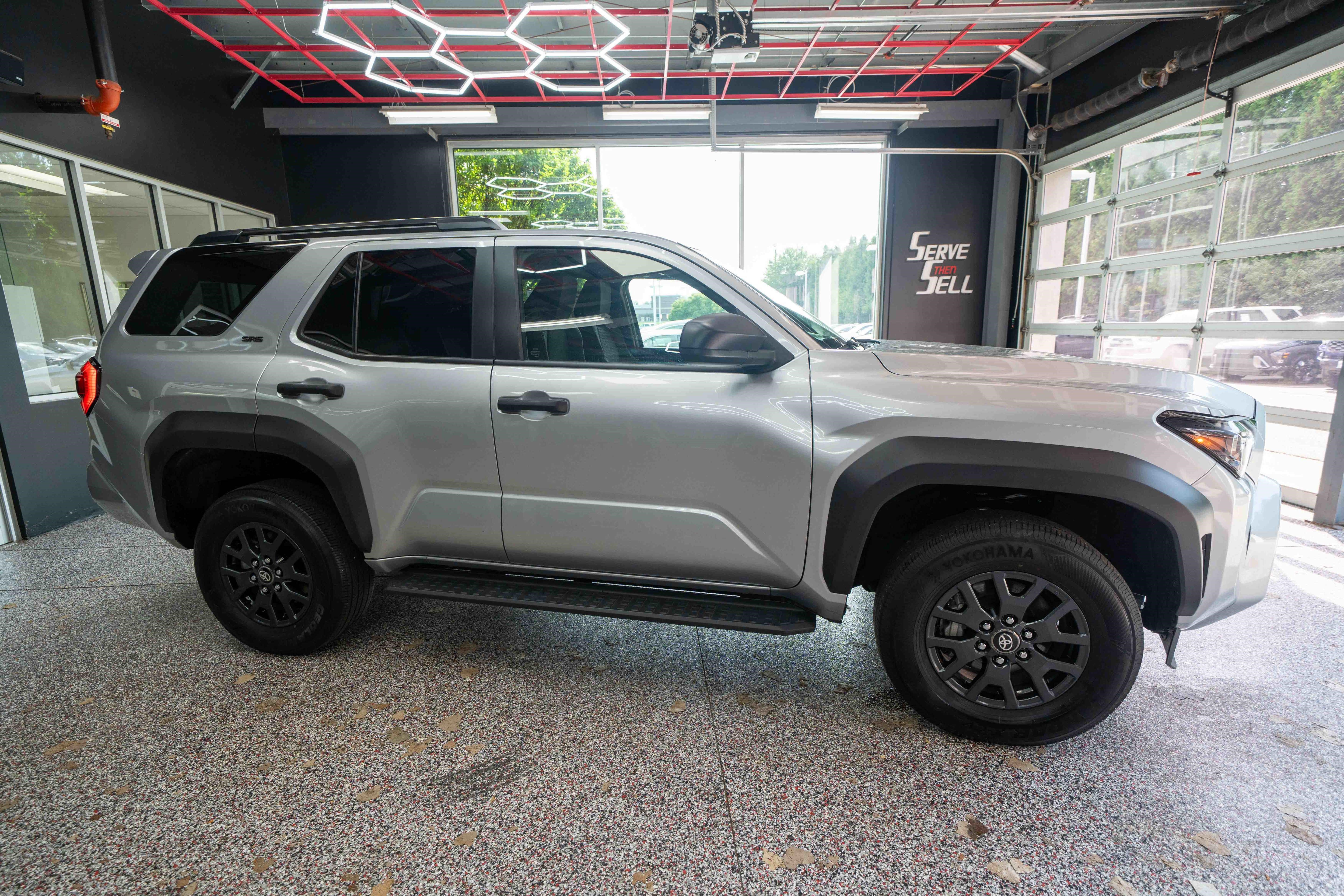 Certified 2025 Toyota 4Runner SR5 AWD/4WD image 6