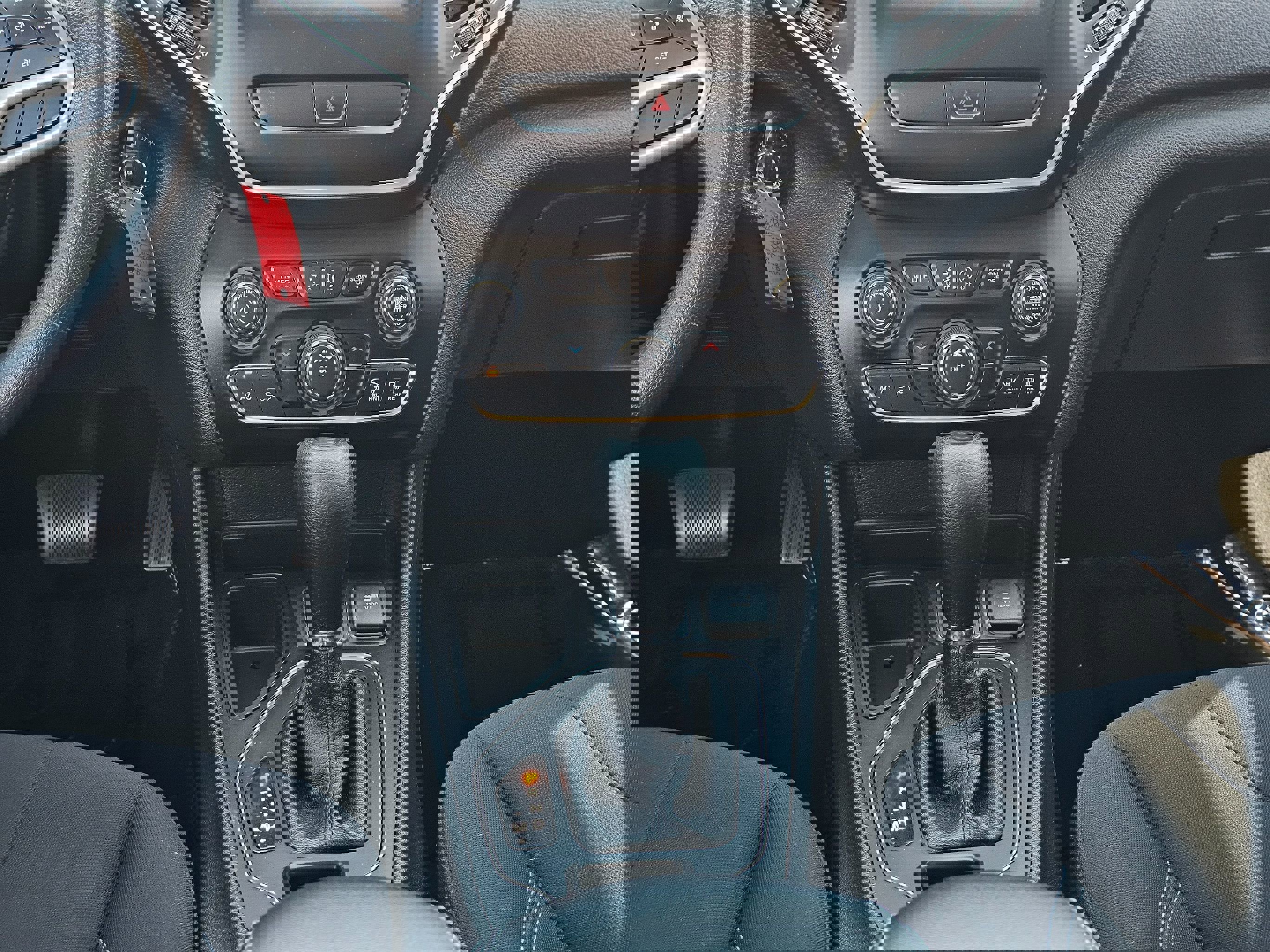 Used 2019 Jeep Cherokee Latitude w/ Popular Appearance Group image 24