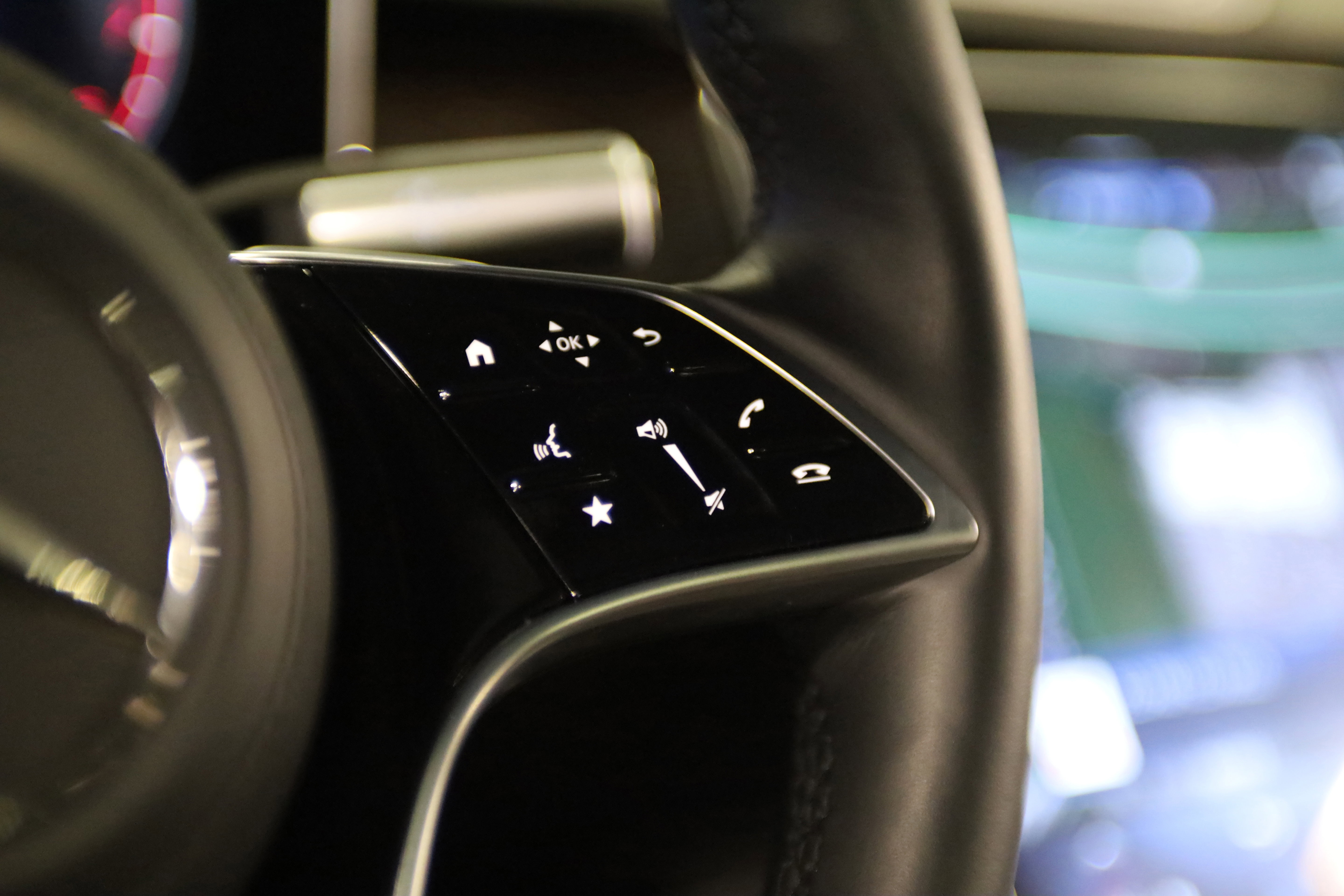 Used 2023 Mercedes-Benz Maybach S 680 4MATIC w/ Manufaktur Leather Package image 25