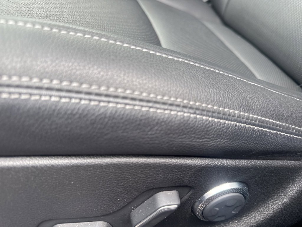 Used 2022 Genesis GV70 2.5T w/ Select Package image 14