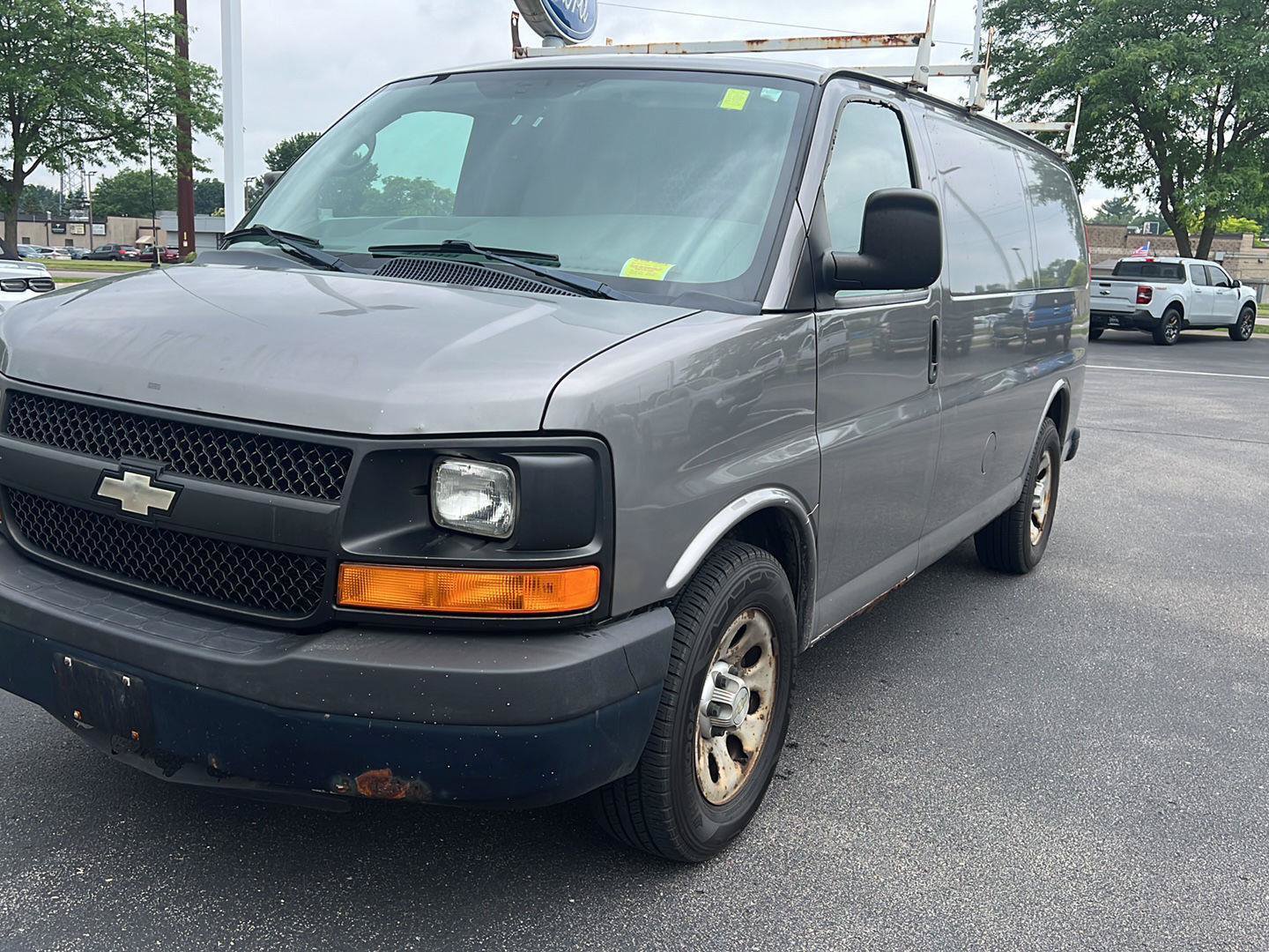 Used 2012 Chevrolet Express 1500 RWD image 31