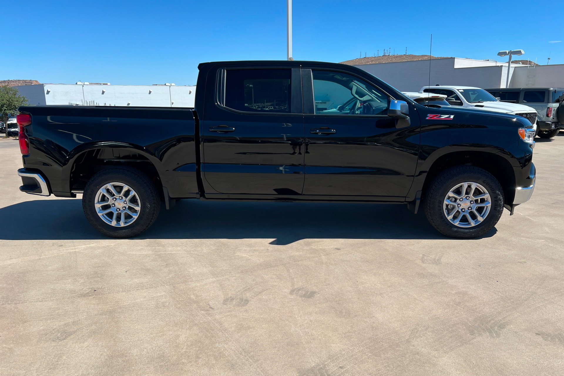 New 2026 Chevrolet Silverado 1500 LT w/ Z71 Off-Road Package AWD/4WD image 7