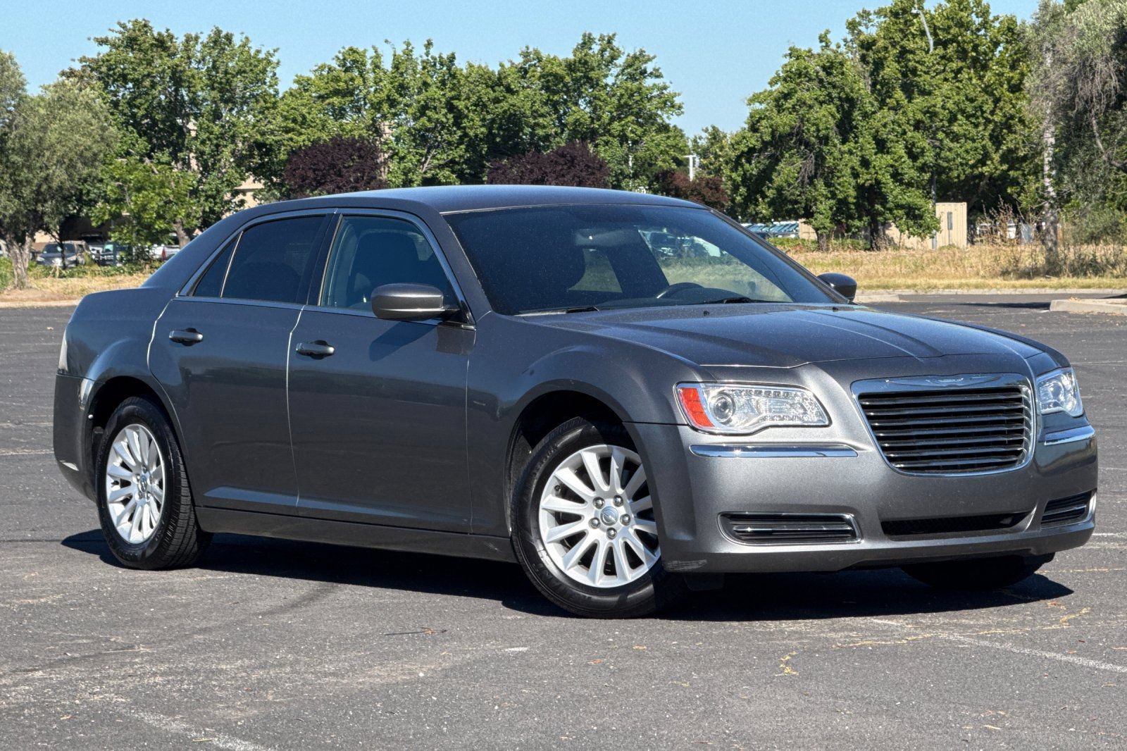 Used 2012 Chrysler 300 RWD image 2