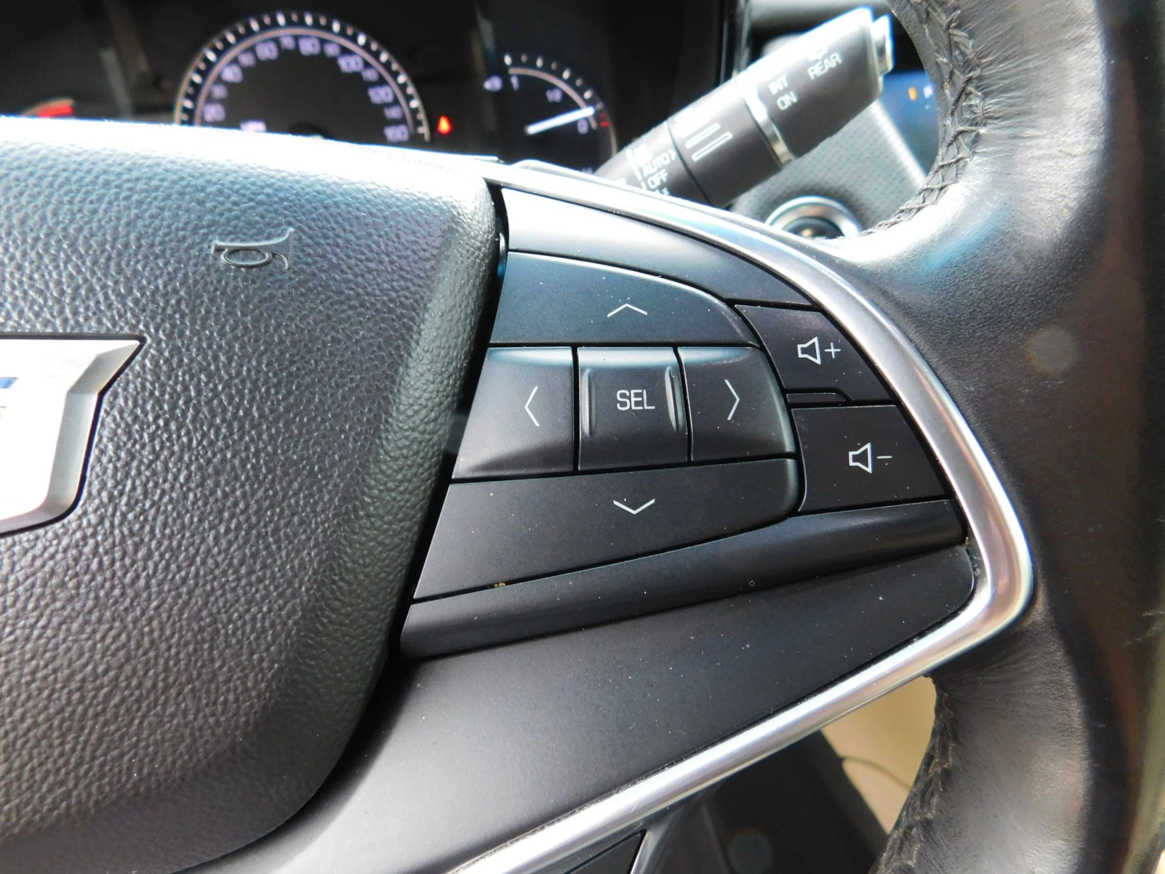 Used 2018 Cadillac XT5 FWD image 21