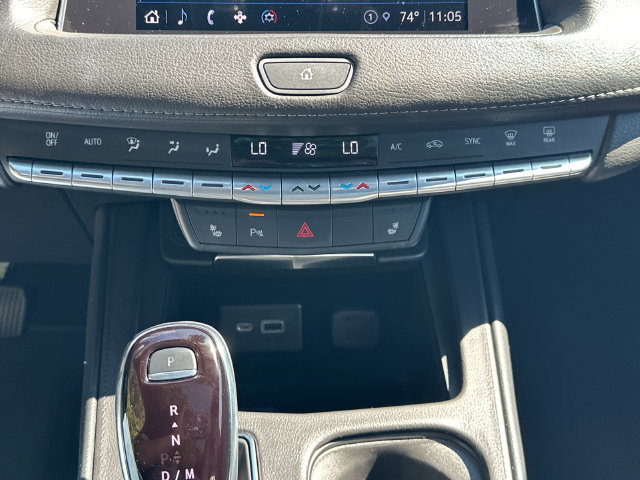 Used 2023 Cadillac XT4 Luxury w/ Cold Weather Package AWD/4WD image 35