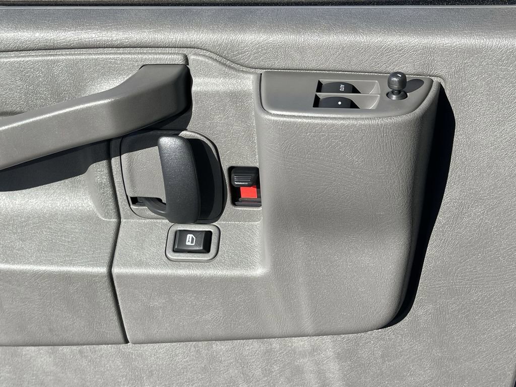 New 2025 GMC Savana 3500 LS image 23
