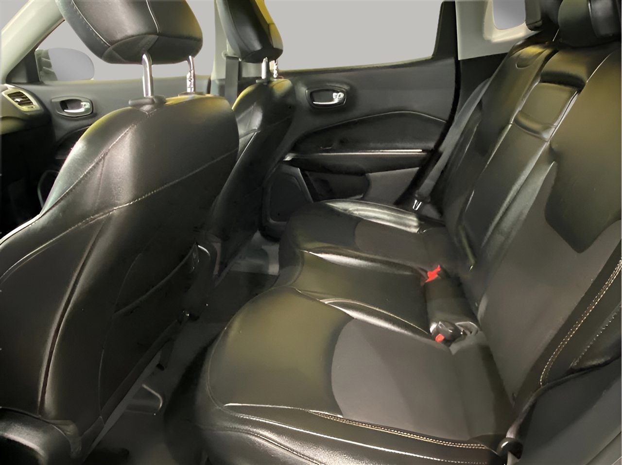 Used 2019 Jeep Compass Latitude w/ Cold Weather Group image 12