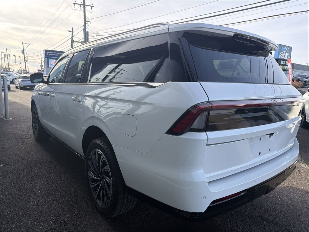 New 2025 Lincoln Navigator L Black Label image 3
