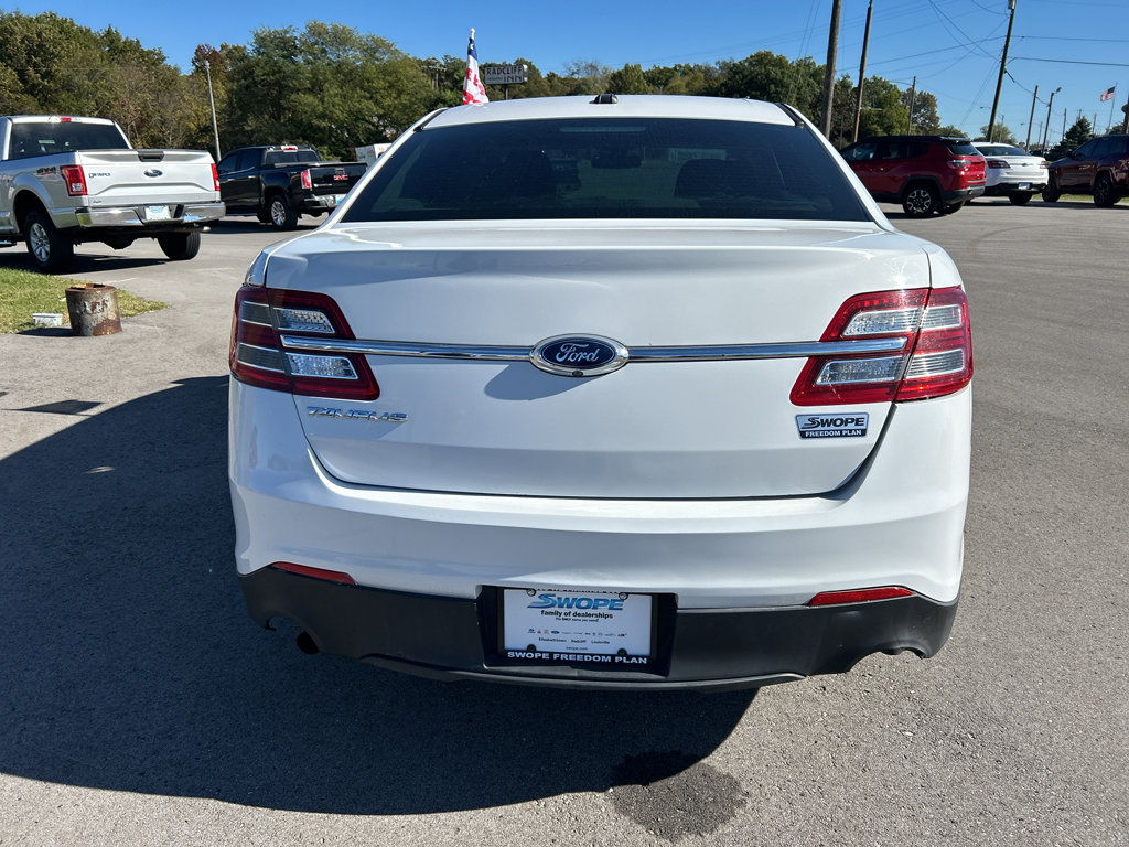Used 2017 Ford Taurus SE image 3