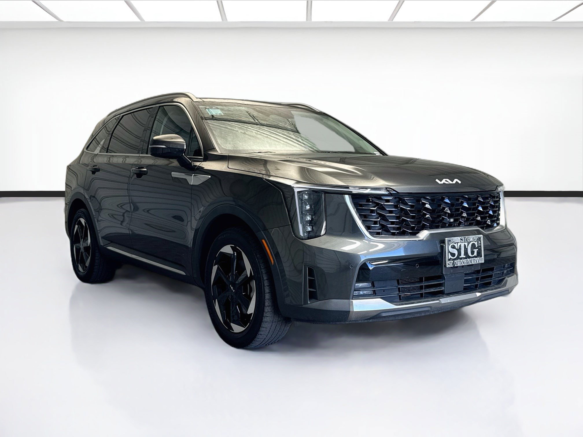 Used 2025 Kia Sorento EX FWD image 3