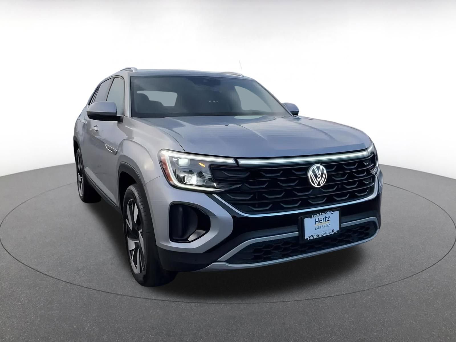 Used 2025 Volkswagen Atlas Cross Sport SE image 3