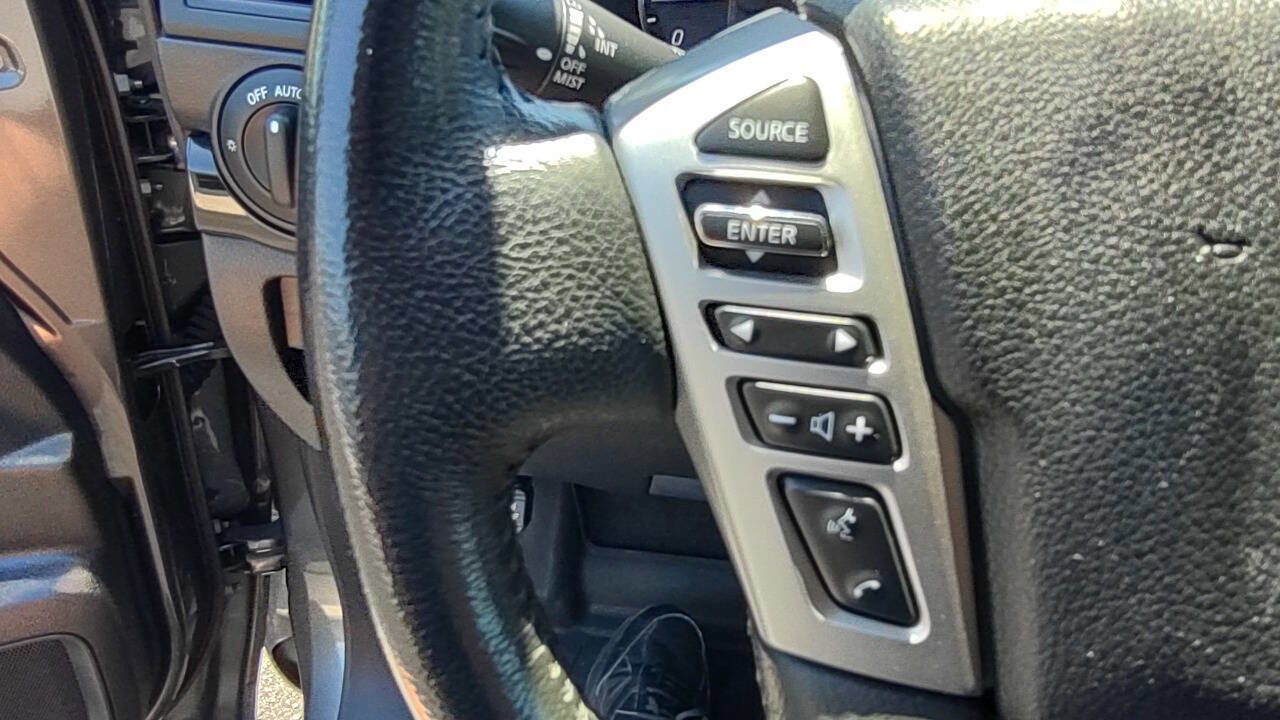 Used 2022 Nissan Titan SV w/ SV Convenience Package image 20