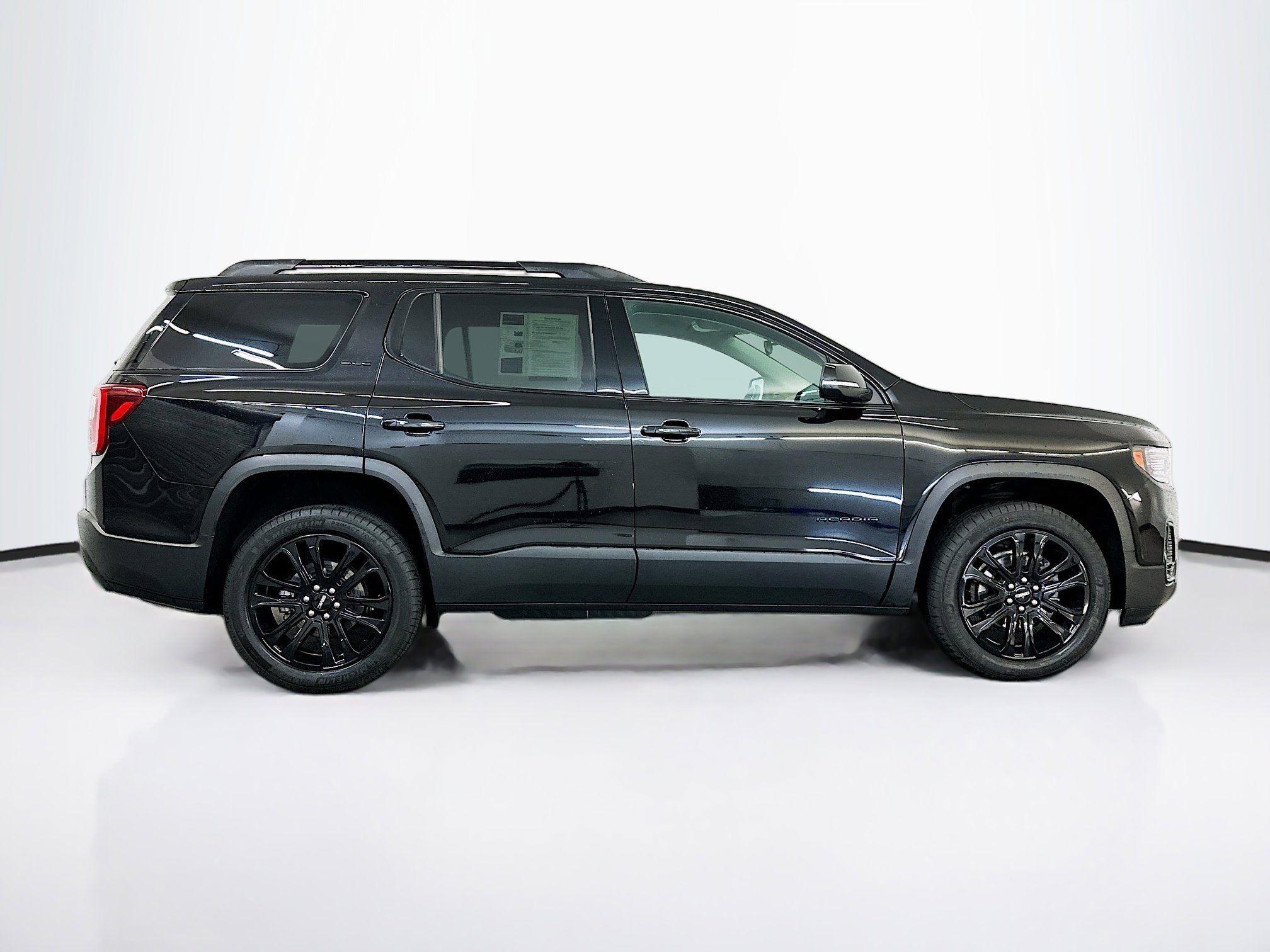 Used 2023 GMC Acadia SLE w/ Driver Convenience Package image 10