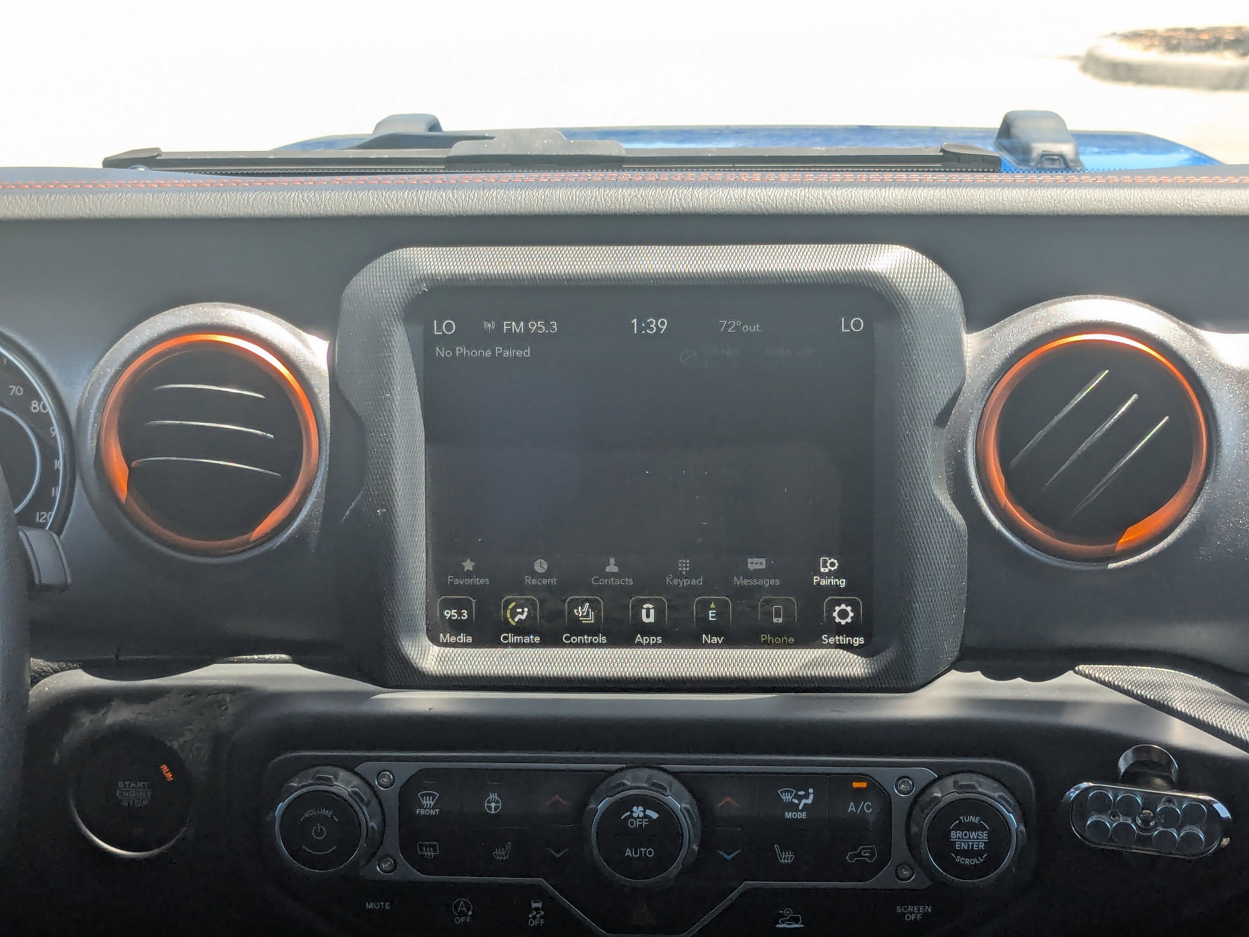 Used 2022 Jeep Gladiator Mojave w/ Cold Weather Group image 21