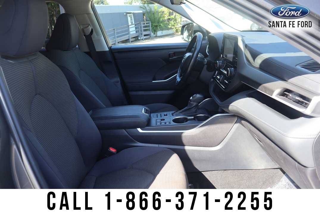 Used 2023 Toyota Highlander LE AWD/4WD image 36