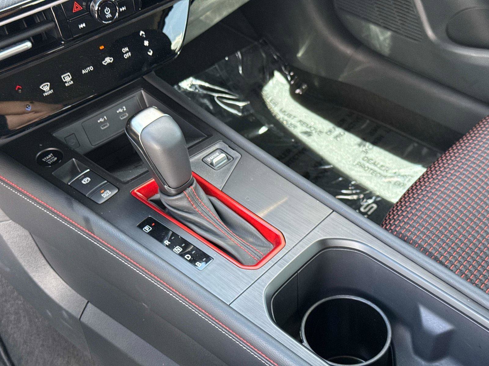 Used 2025 Nissan Kicks SR AWD/4WD image 25