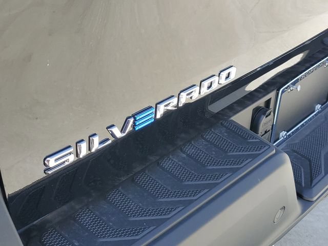 New 2026 Chevrolet Silverado EV LT w/ Plus Package AWD/4WD image 9