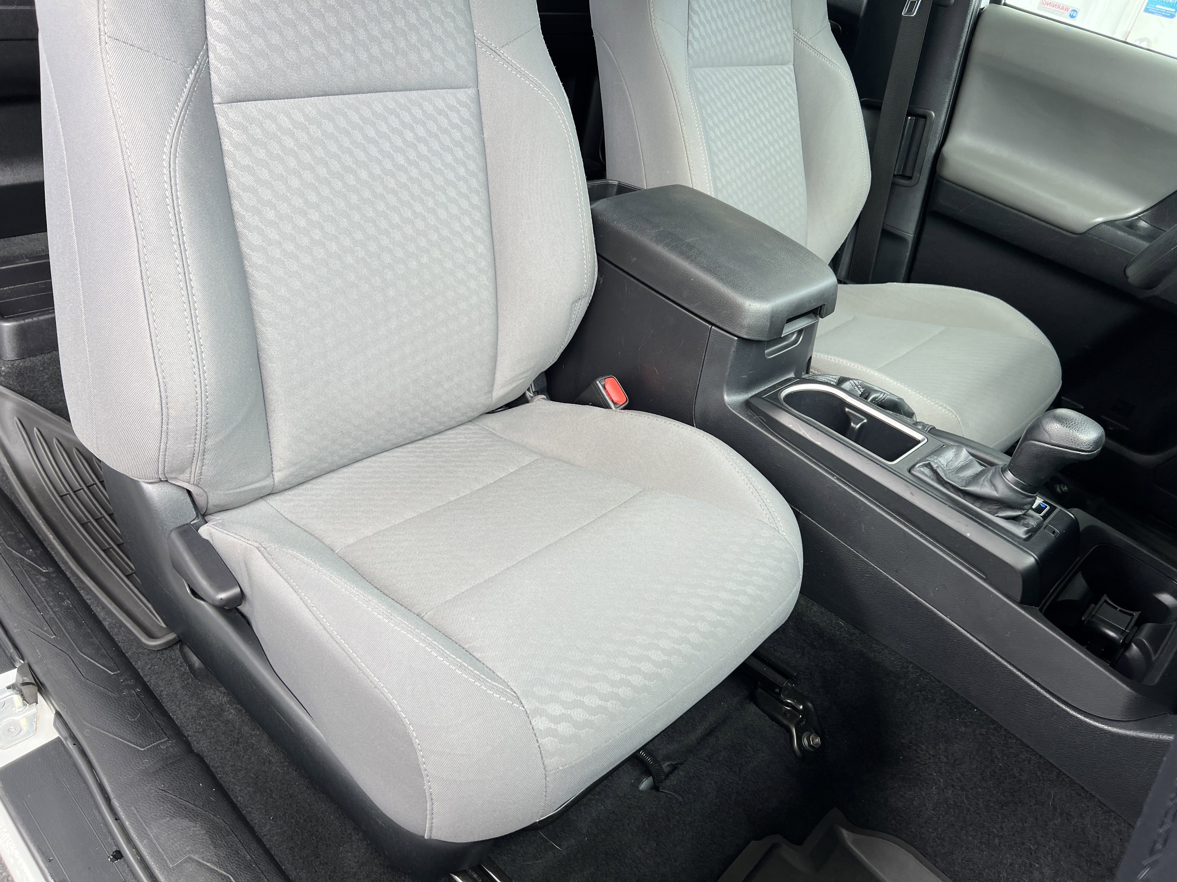 Used 2022 Toyota Tacoma SR AWD/4WD image 20