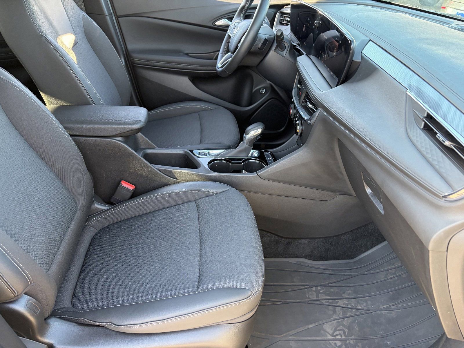 Certified 2025 Buick Encore GX Preferred w/ Comfort Package FWD image 12