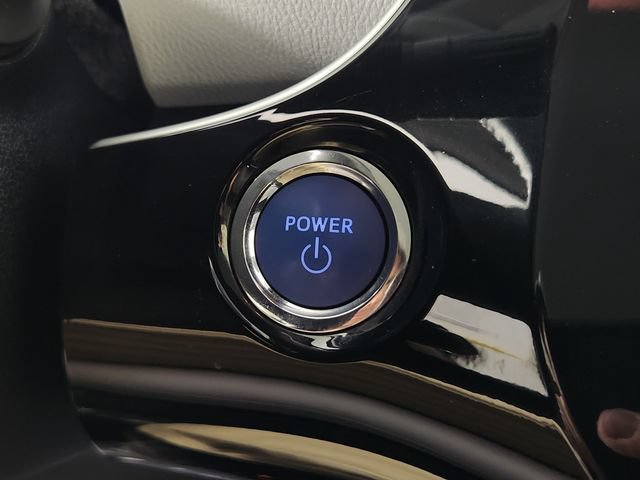 Used 2016 Toyota Prius Three Touring w/ Preferred Accessory Package FWD image 30