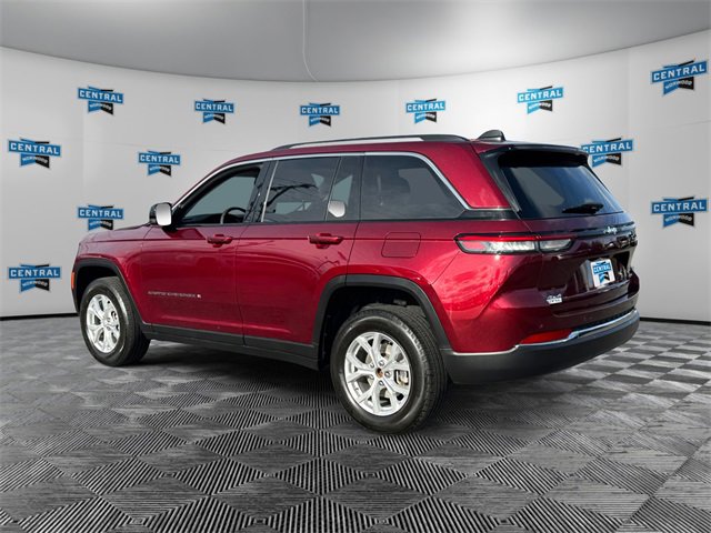 Certified 2023 Jeep Grand Cherokee Limited image 4