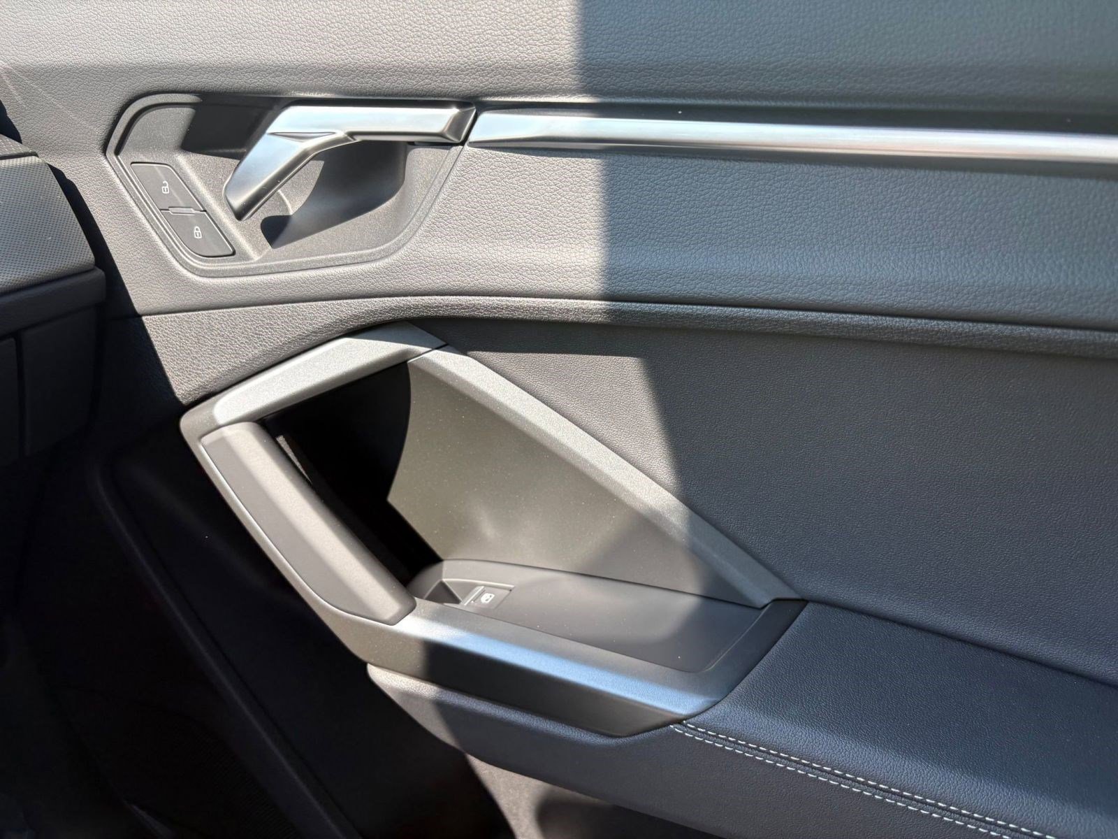 New 2025 Audi Q3 2.0T Premium image 25