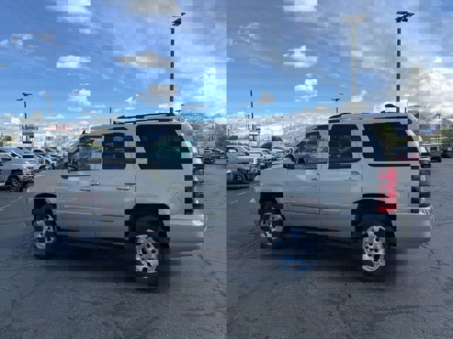 Used 2009 Chevrolet Tahoe LT w/ Luxury Package AWD/4WD image 11