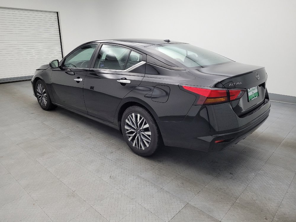 Used 2023 Nissan Altima 2.5 SV image 3