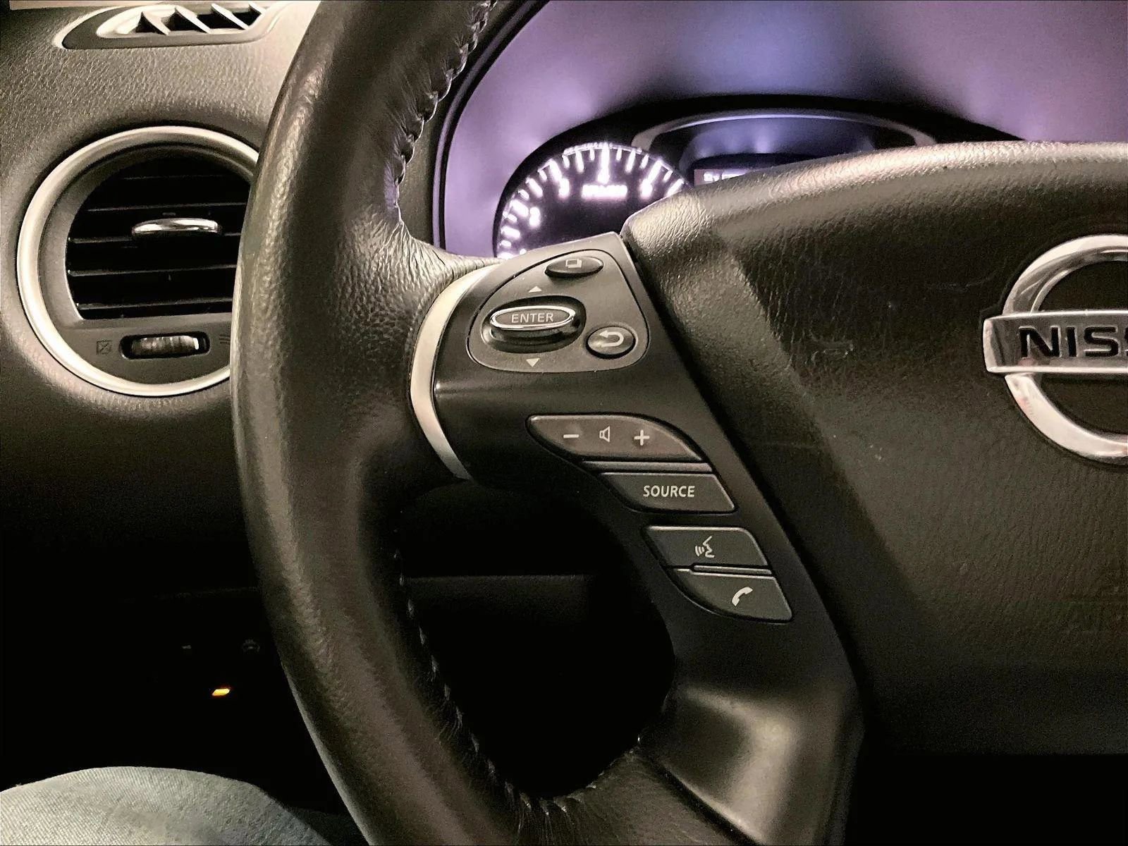 Used 2019 Nissan Pathfinder SL w/ SL Premium Package image 18