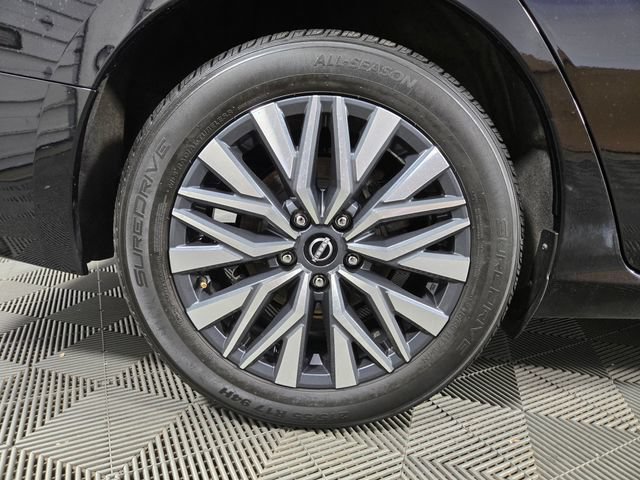 Used 2024 Nissan Altima 2.5 SV FWD image 11