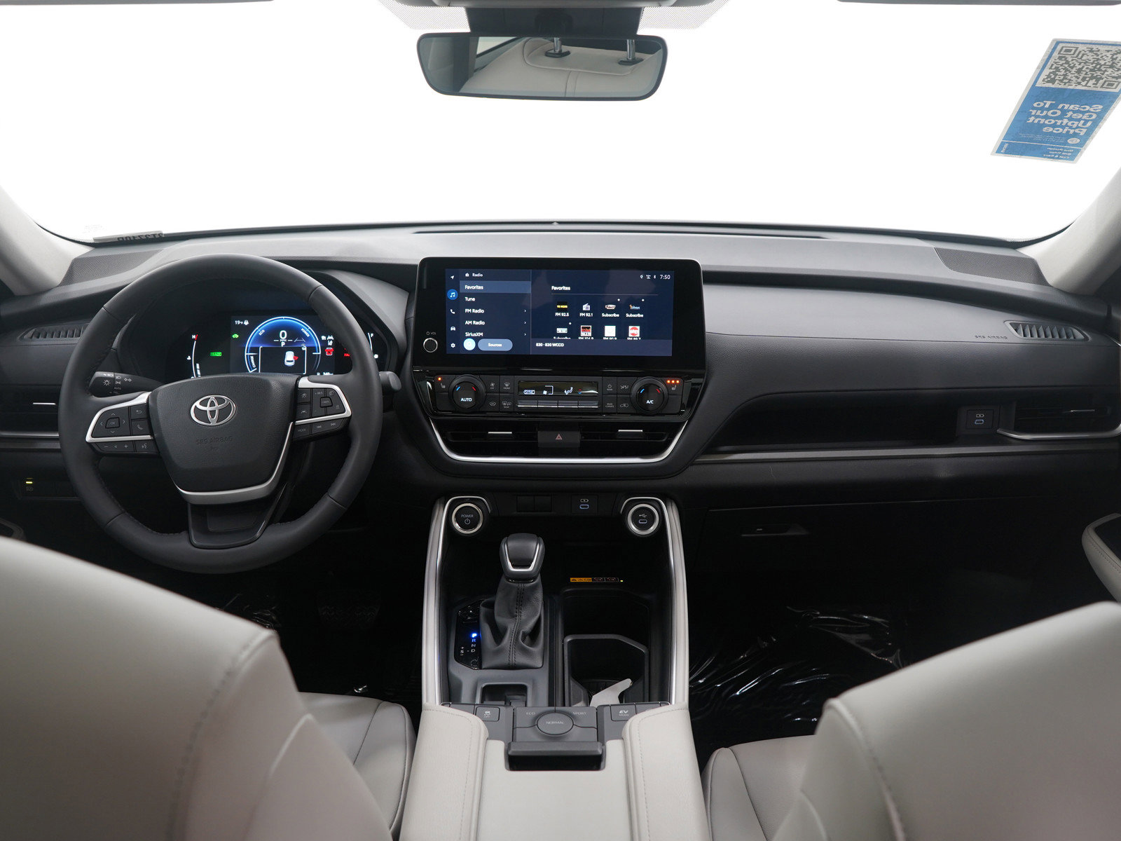 Used 2025 Toyota Grand Highlander AWD Hybrid image 16