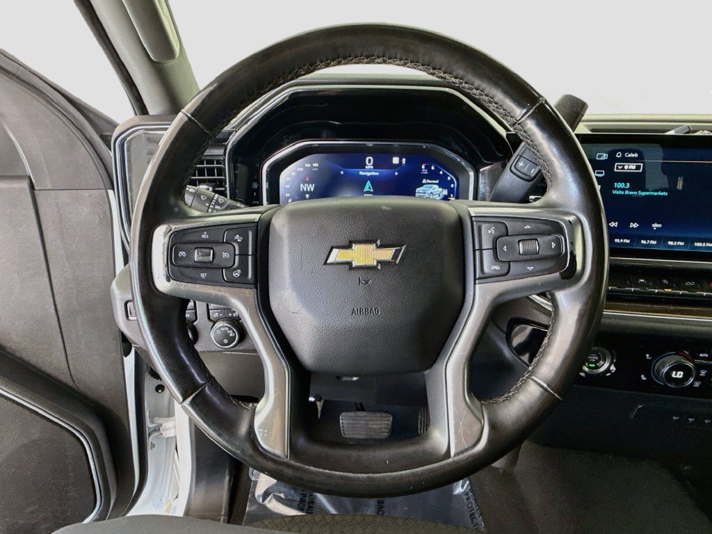 Used 2023 Chevrolet Silverado 1500 LT w/ Z71 Off-Road Package AWD/4WD image 12
