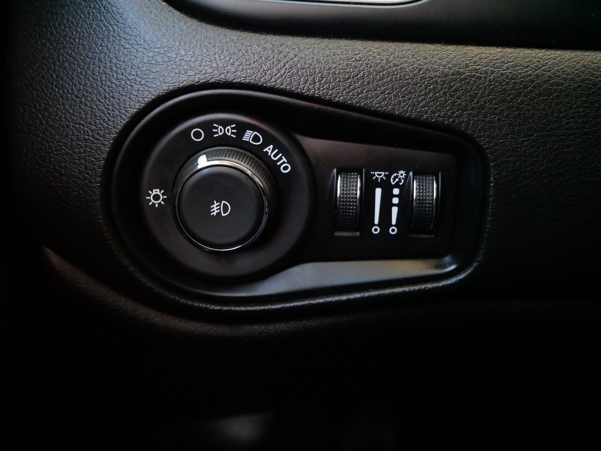 Used 2022 Jeep Renegade Limited image 26