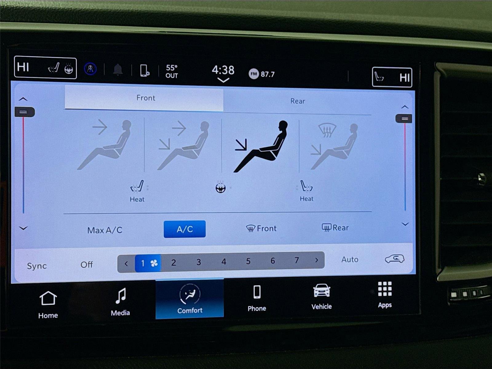 Used 2023 Chrysler Pacifica Touring-L image 13