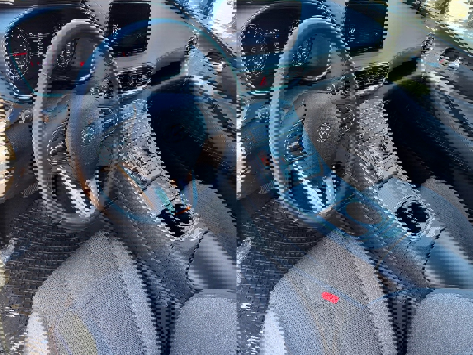 Used 2023 Hyundai Santa Fe SEL image 16