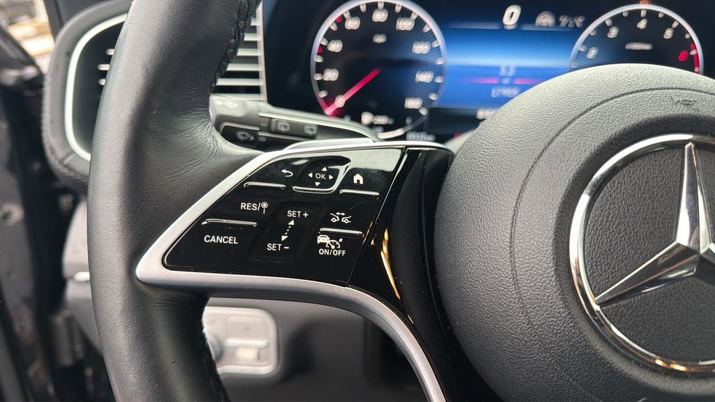 Used 2025 Mercedes-Benz GLS 450 4MATIC image 31