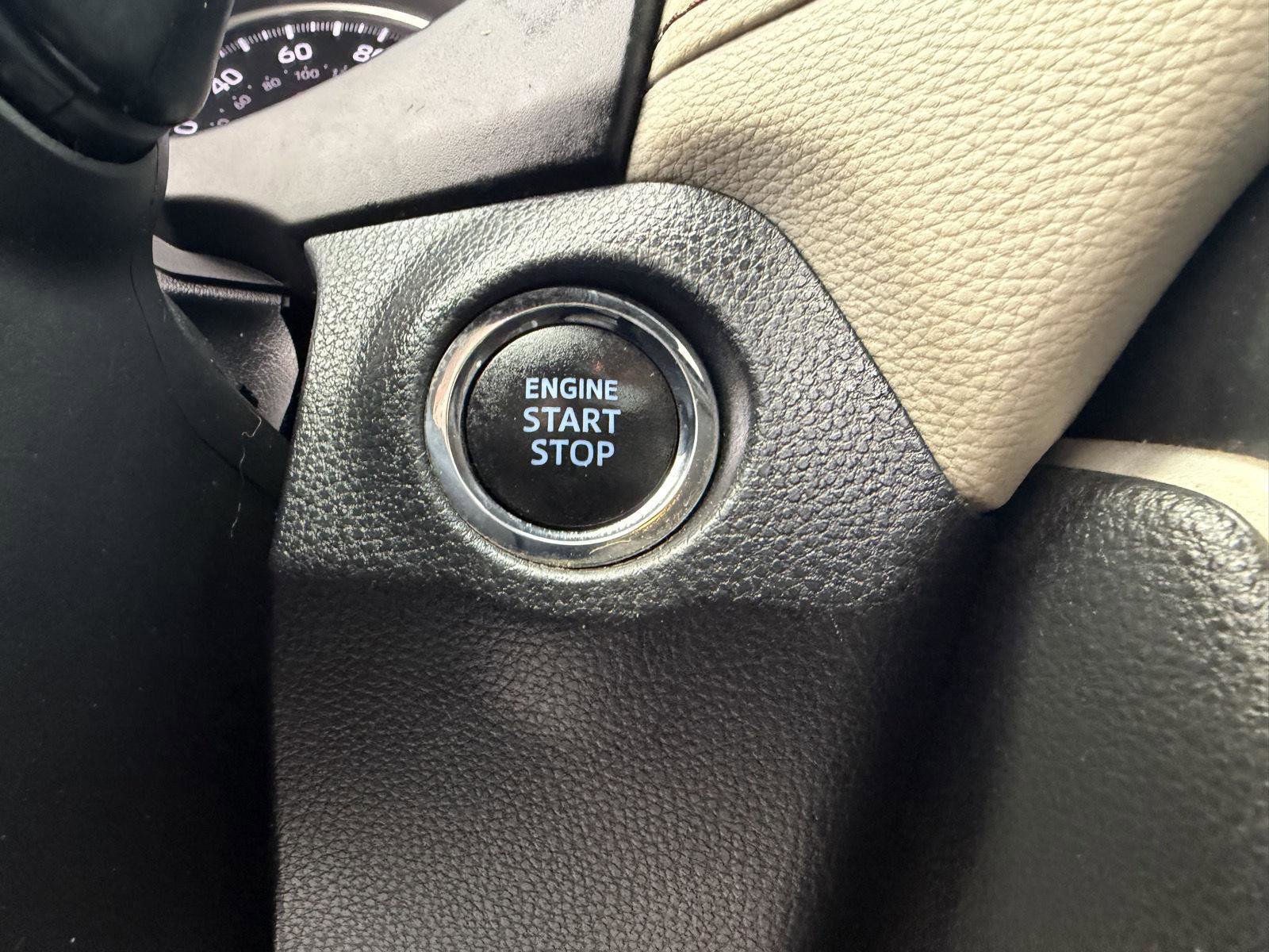 Used 2021 Toyota RAV4 XLE Premium image 21