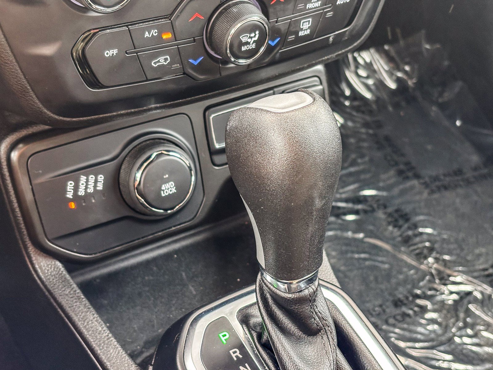 Used 2023 Jeep Renegade Latitude image 26