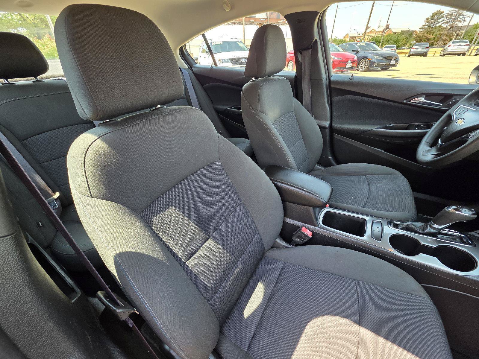 Used 2017 Chevrolet Cruze LT w/ Convenience Package FWD image 26