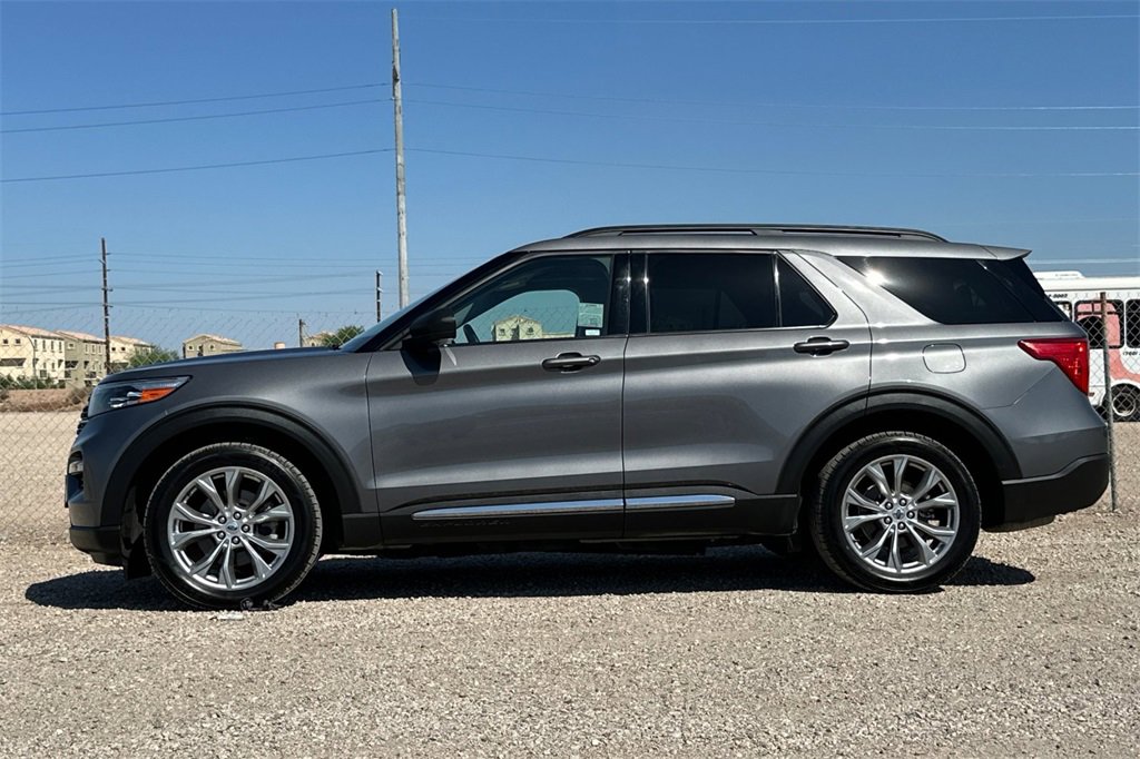 Used 2021 Ford Explorer XLT w/ Equipment Group 202A image 8