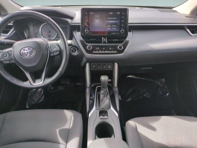 Used 2022 Toyota Corolla Cross LE AWD/4WD image 28
