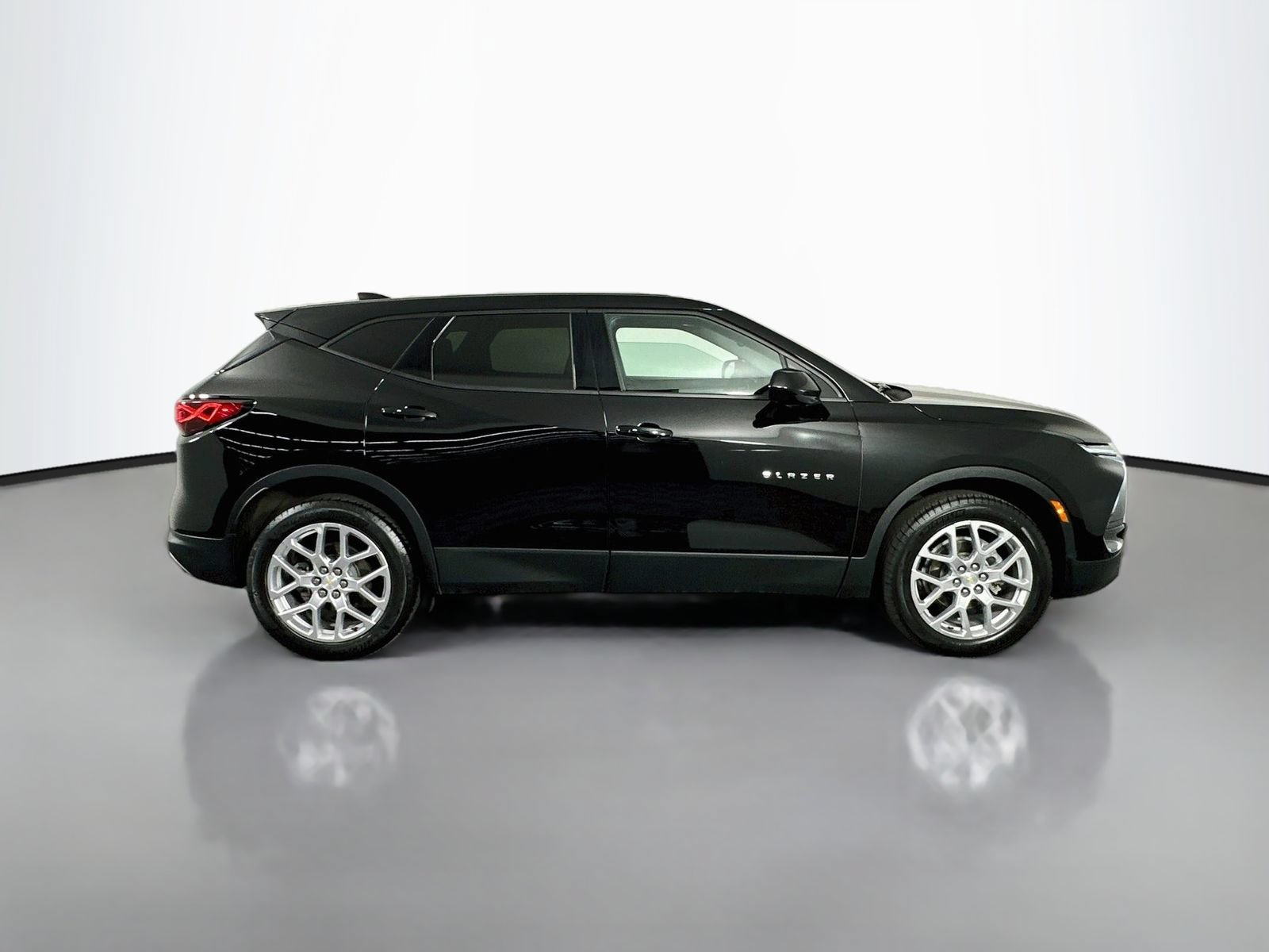 Used 2023 Chevrolet Blazer LT AWD/4WD image 9