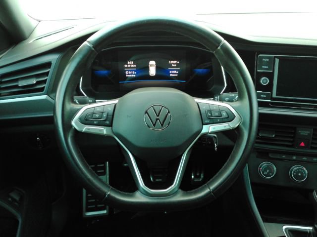 Used 2023 Volkswagen Jetta Sport image 25
