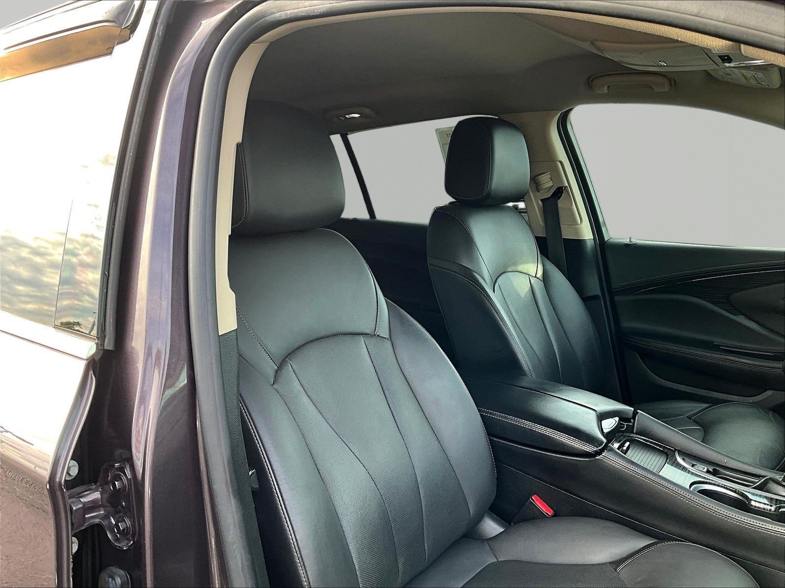 Used 2017 Buick Envision Essence AWD/4WD image 28