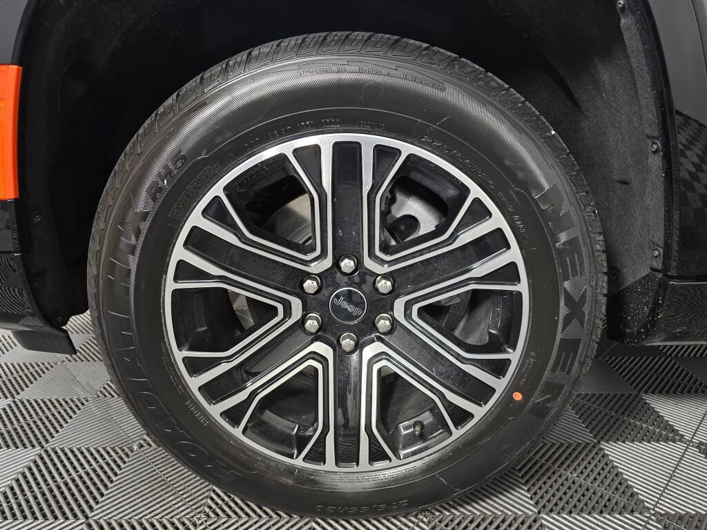 New 2026 Jeep Grand Wagoneer 4WD image 10