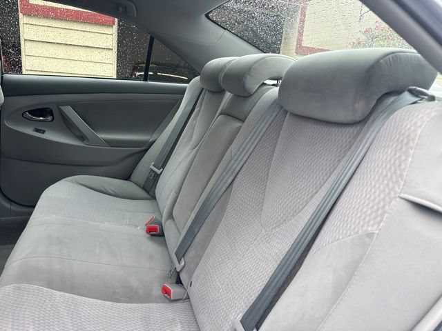 Used 2010 Toyota Camry LE FWD image 13