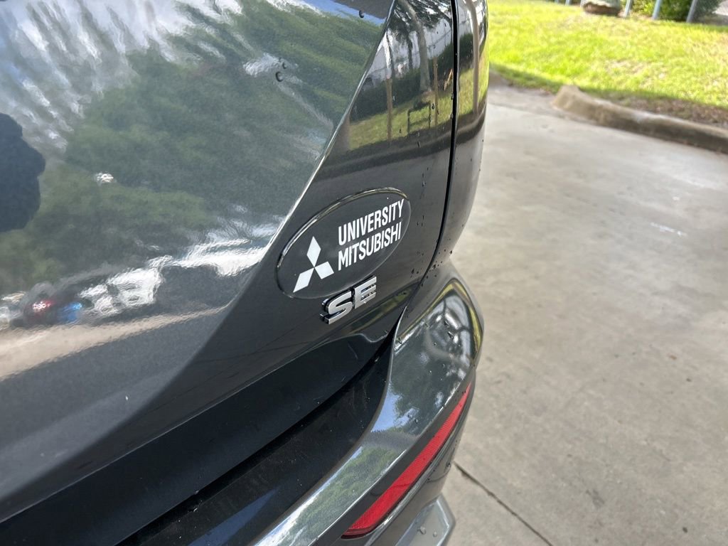 New 2025 Mitsubishi Outlander SE image 19