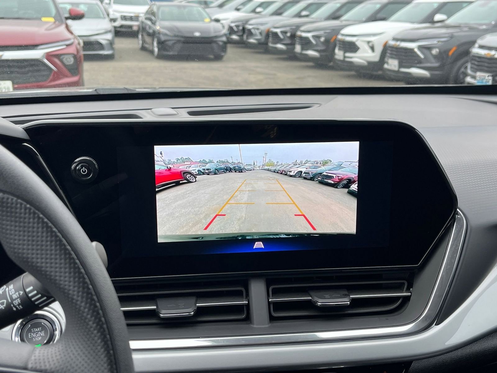 Used 2025 Chevrolet Trax LT image 17